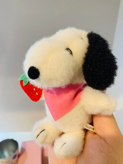 Snoopy｜草莓限定毛绒玩偶挂件｜高约12cm